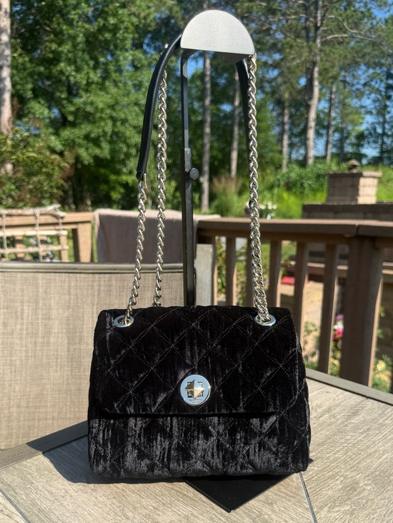 kate spade Handbags - EUC Kate Spade New York Natalia Crushed Velvet Small Flap
Crossbody